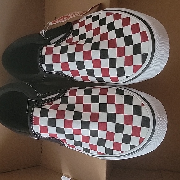 Vans - Picture 3 of 4